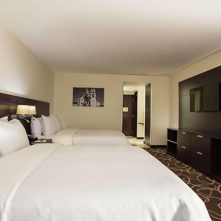 Готель Doubletree By Hilton Толука Екстер'єр фото