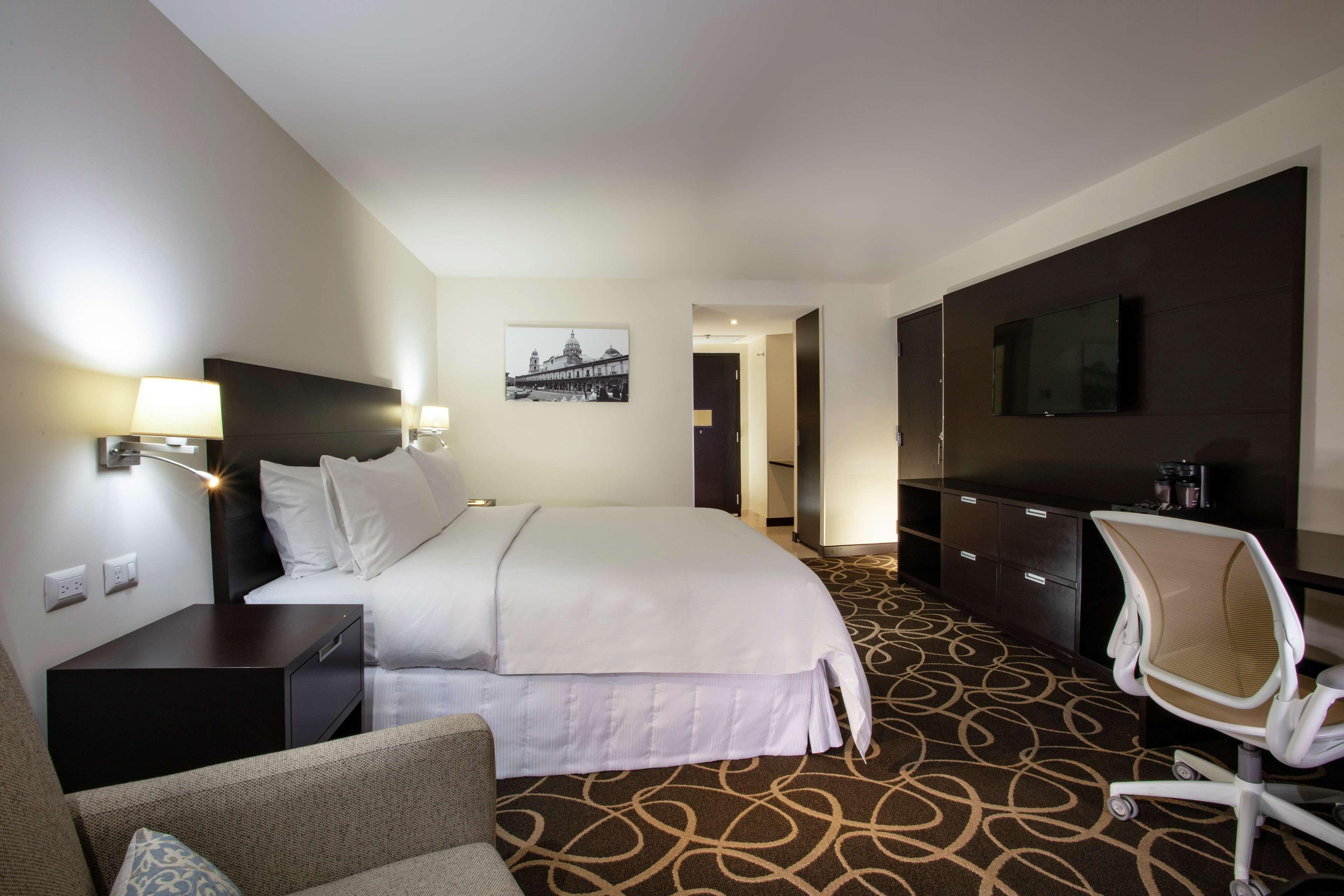 Готель Doubletree By Hilton Толука Екстер'єр фото