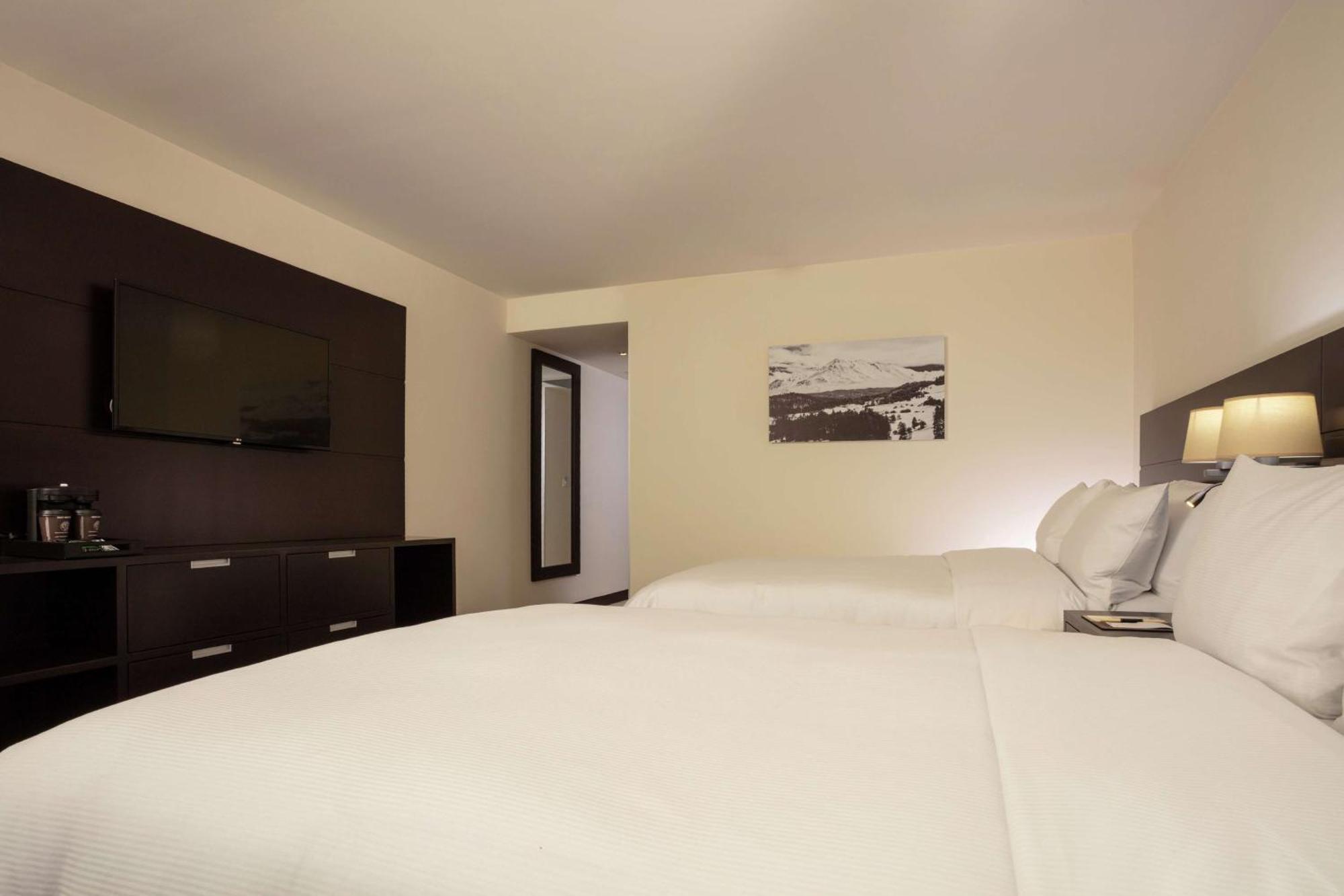 Готель Doubletree By Hilton Толука Екстер'єр фото