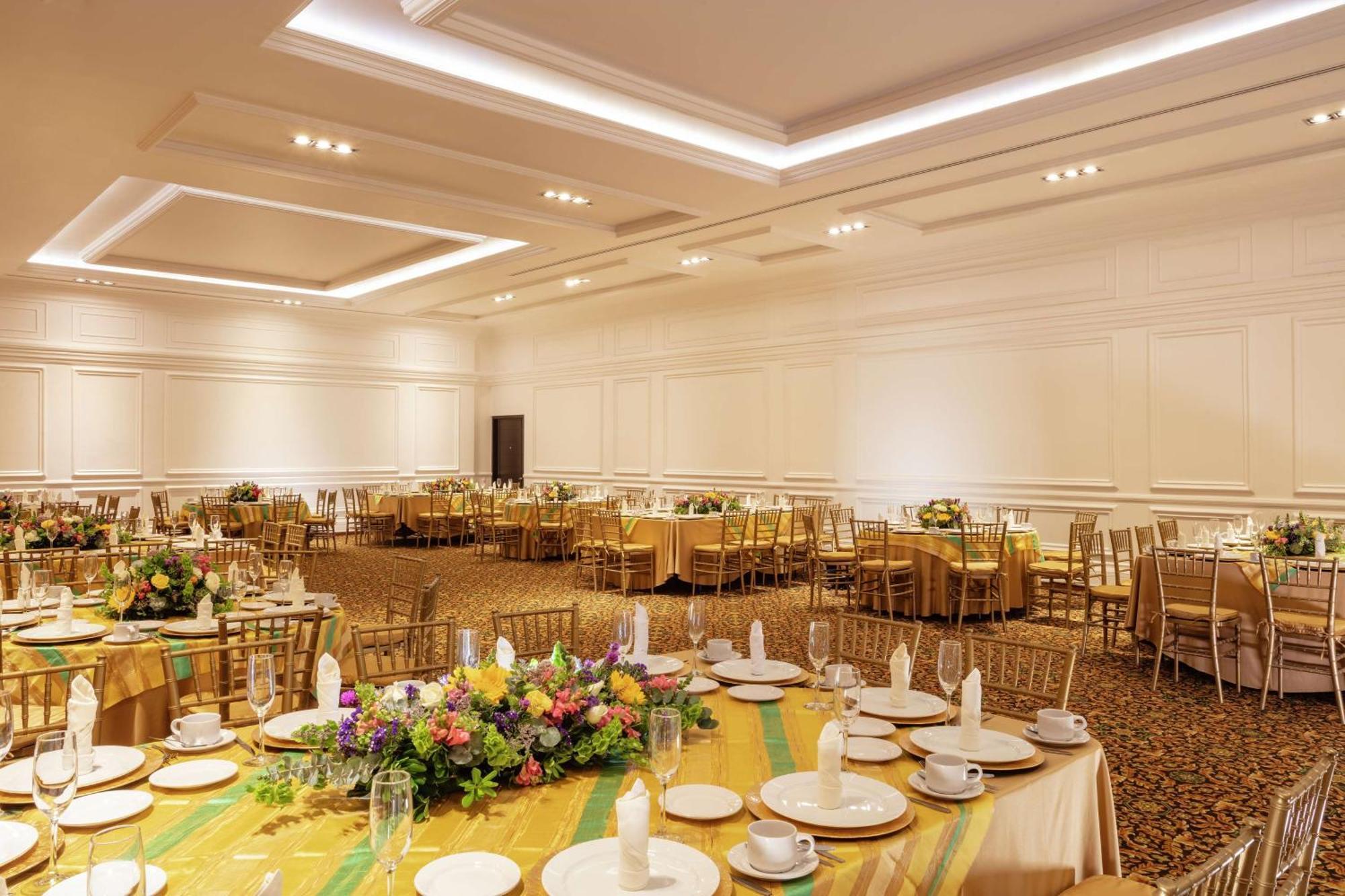Готель Doubletree By Hilton Толука Екстер'єр фото